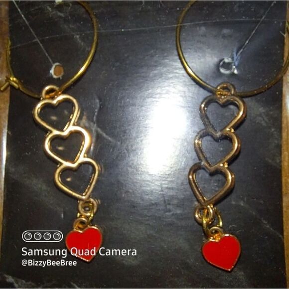 💞5/$18 Handmade Gold Triple Heart Earrings - Picture 7 of 9
